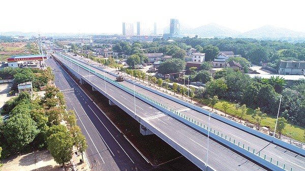 芙蓉大道快改通車。（羅韜 攝）(1).jpg